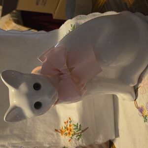 Vintage And Adorable Elpa Alcobaca Sitting White Cat With Glass Green Eyes